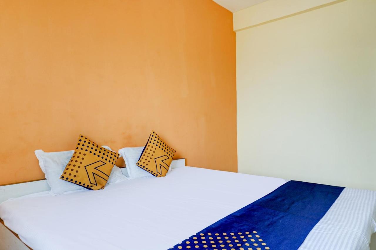 Spot On 82626 Hotel Shivtara Morgaon Exterior foto