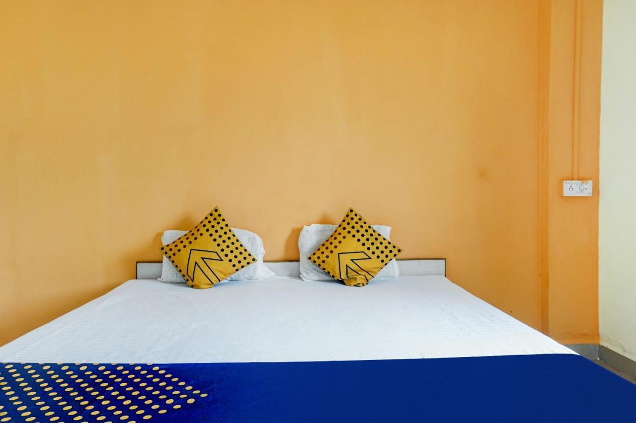Spot On 82626 Hotel Shivtara Morgaon Exterior foto