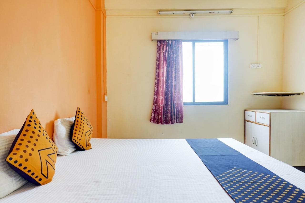 Spot On 82626 Hotel Shivtara Morgaon Exterior foto